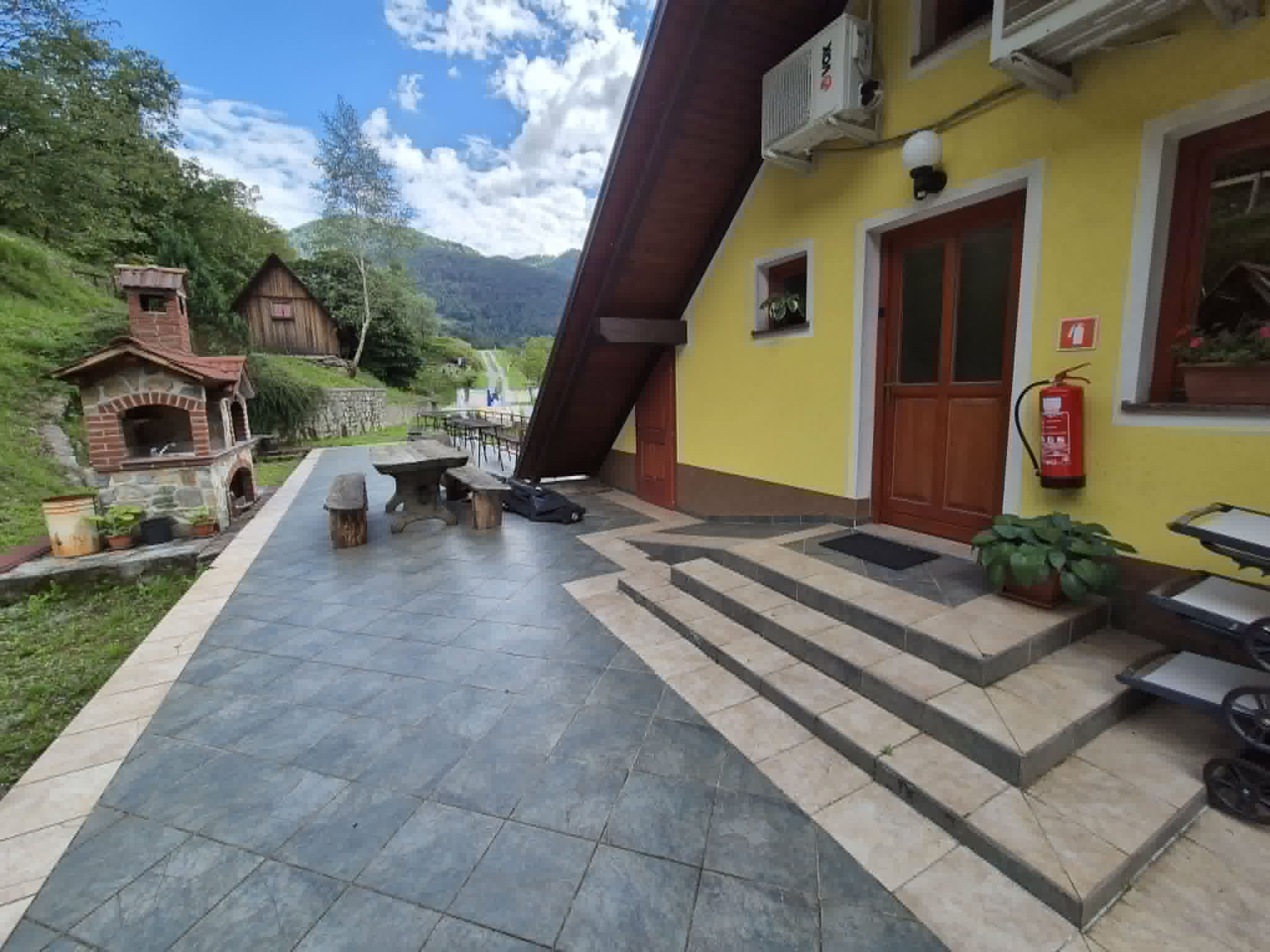 Apartma s pogledom na dolino pri Camp Šorli, Koritnica